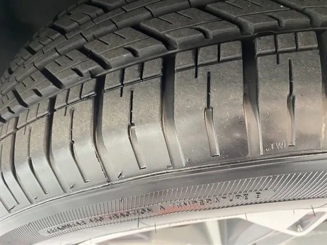 Used 2025 Chevrolet Blazer LT image 39