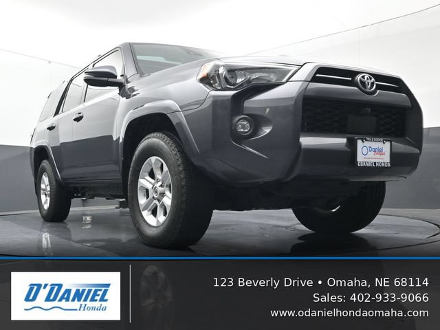 Used 2022 Toyota 4Runner SR5 Premium w/ Moonroof Package AWD/4WD image 14