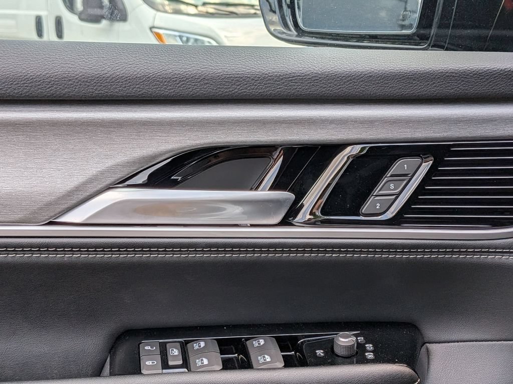 New 2026 Jeep Grand Wagoneer L Limited AWD/4WD image 13