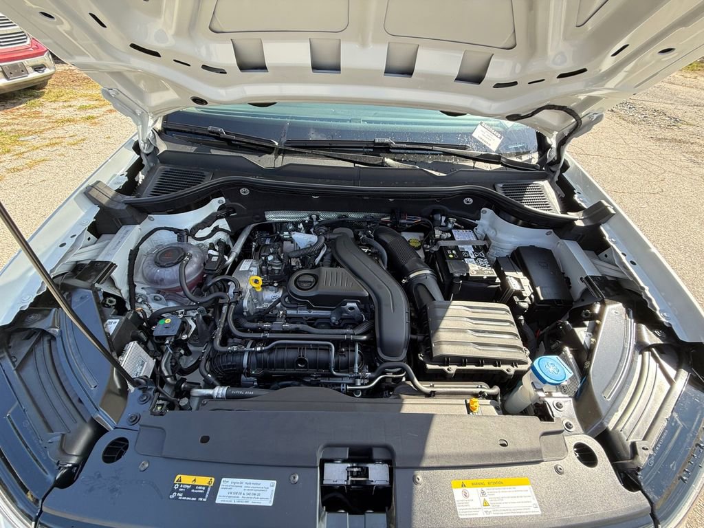 New 2025 Volkswagen Taos SE image 23