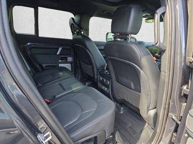 Used 2023 Land Rover Defender 130 X-Dynamic SE AWD/4WD image 11