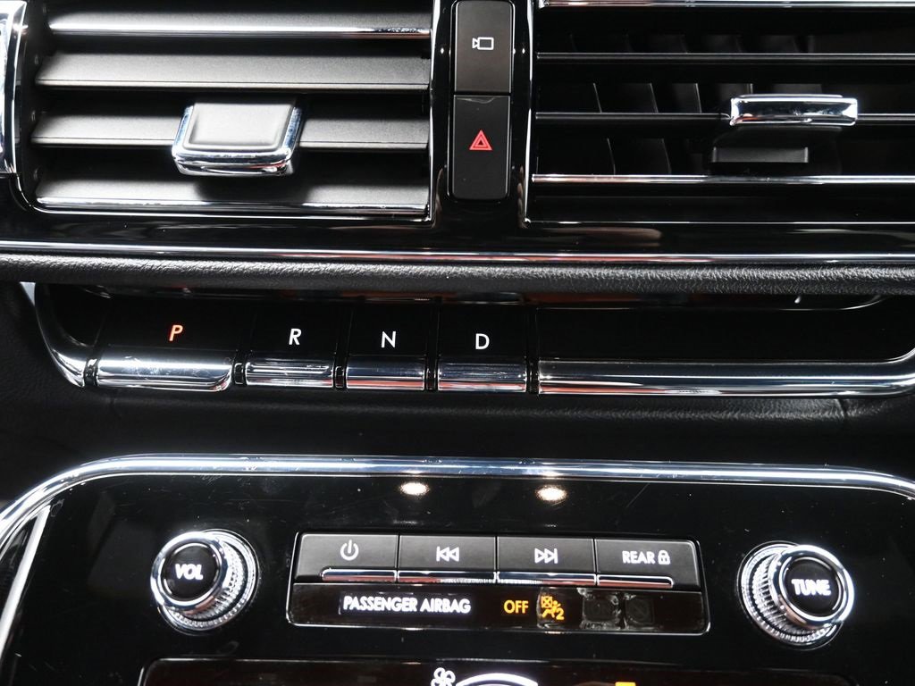 Used 2024 Lincoln Navigator L 4WD image 4