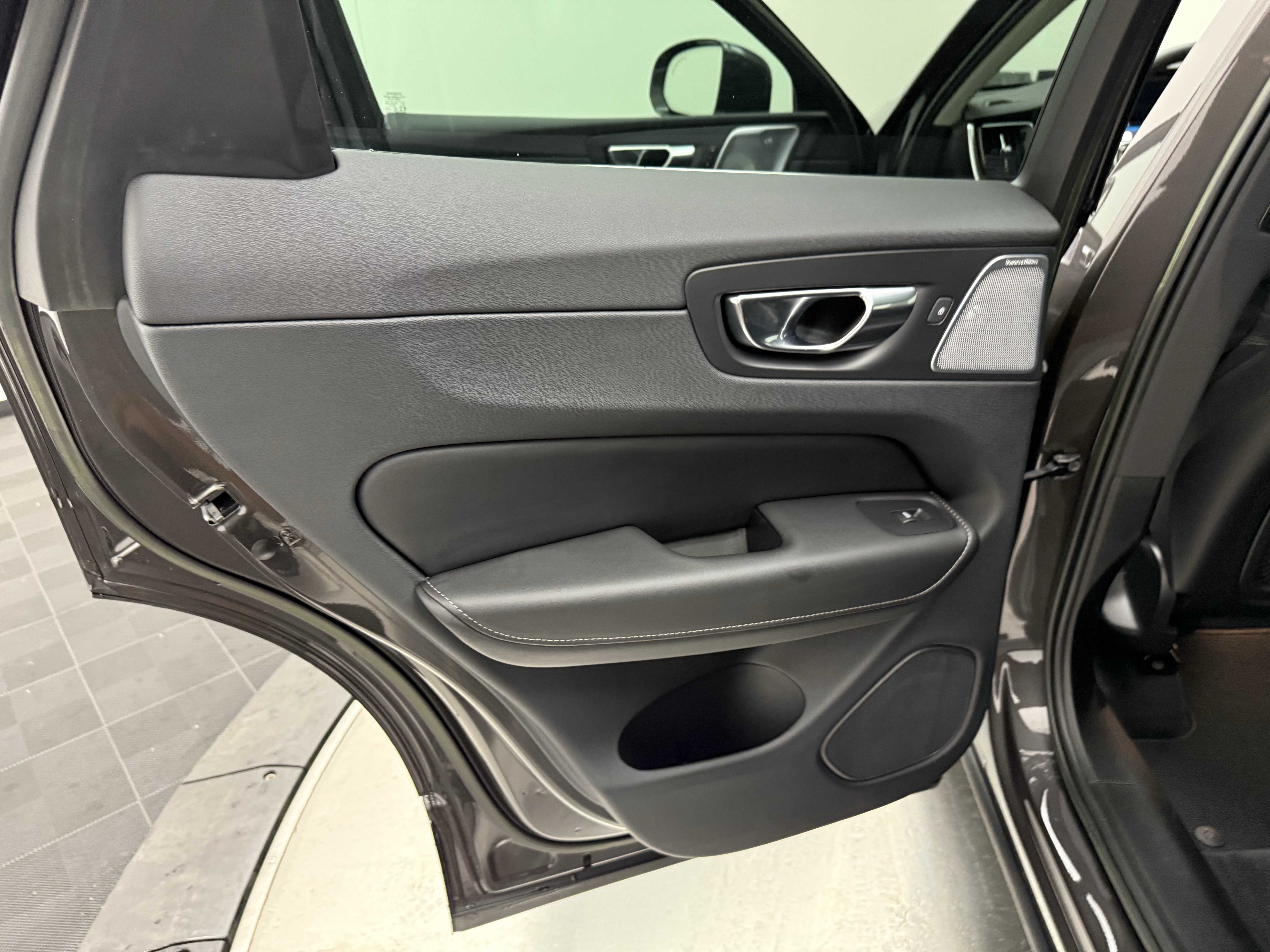 Certified 2023 Volvo XC60 B5 Ultimate AWD/4WD image 22