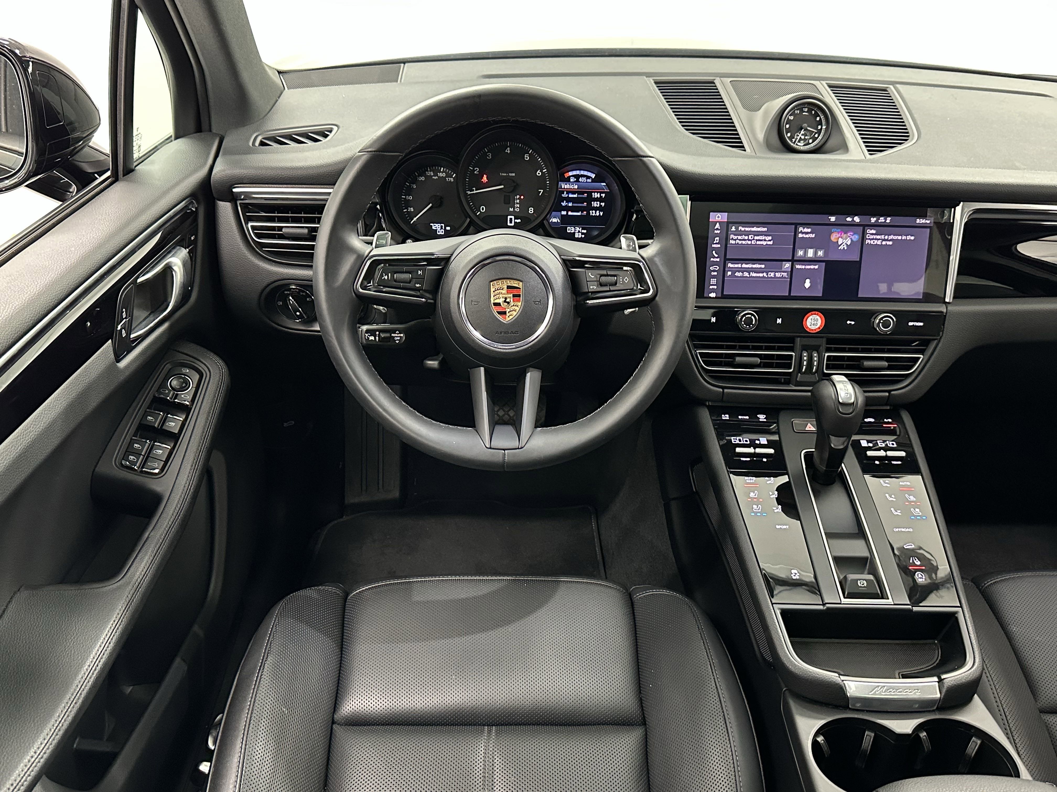 Certified 2025 Porsche Macan image 25