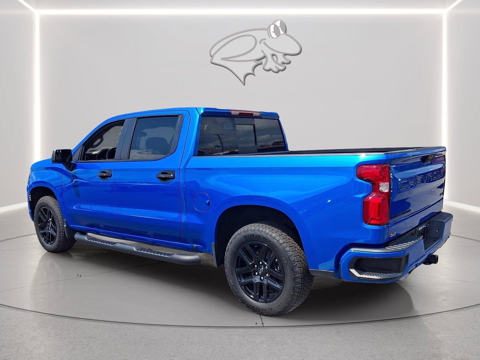 Used 2025 Chevrolet Silverado 1500 RST AWD/4WD image 3