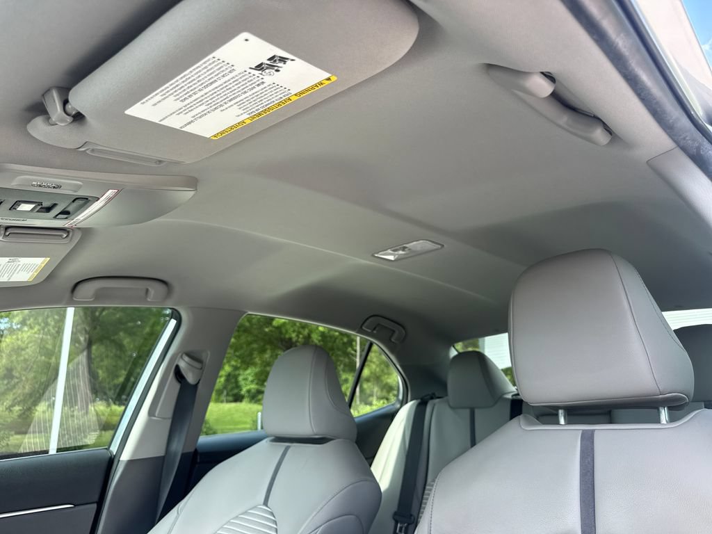 Used 2022 Toyota Camry SE FWD image 31