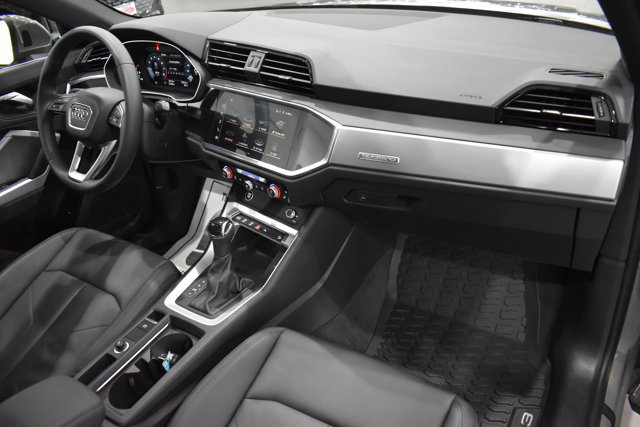 Used 2025 Audi Q3 2.0T Premium w/ Convenience Package AWD/4WD image 37