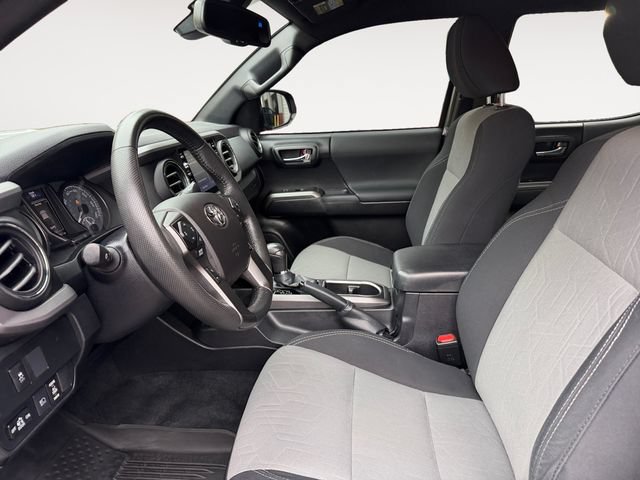 Used 2021 Toyota Tacoma TRD Sport w/ Technology Package AWD/4WD image 9