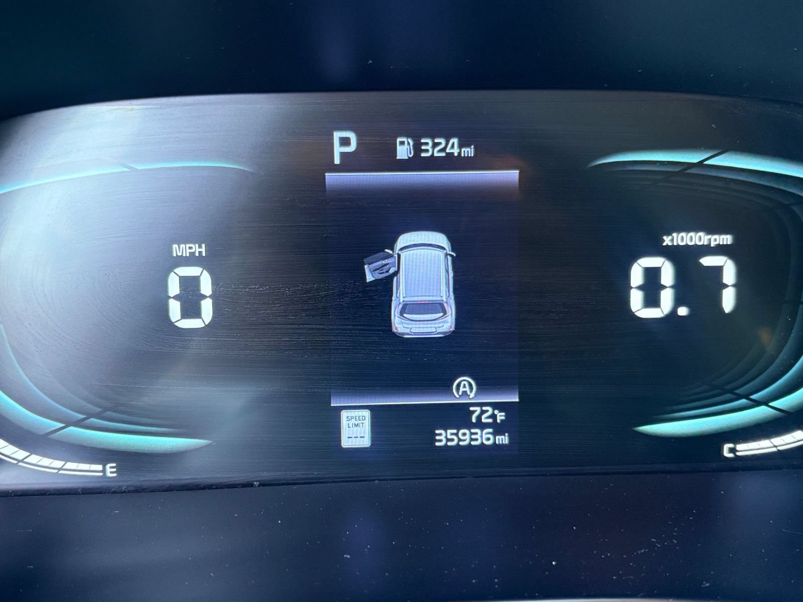 Used 2025 Kia Soul LX w/ LX Technology Package FWD image 38