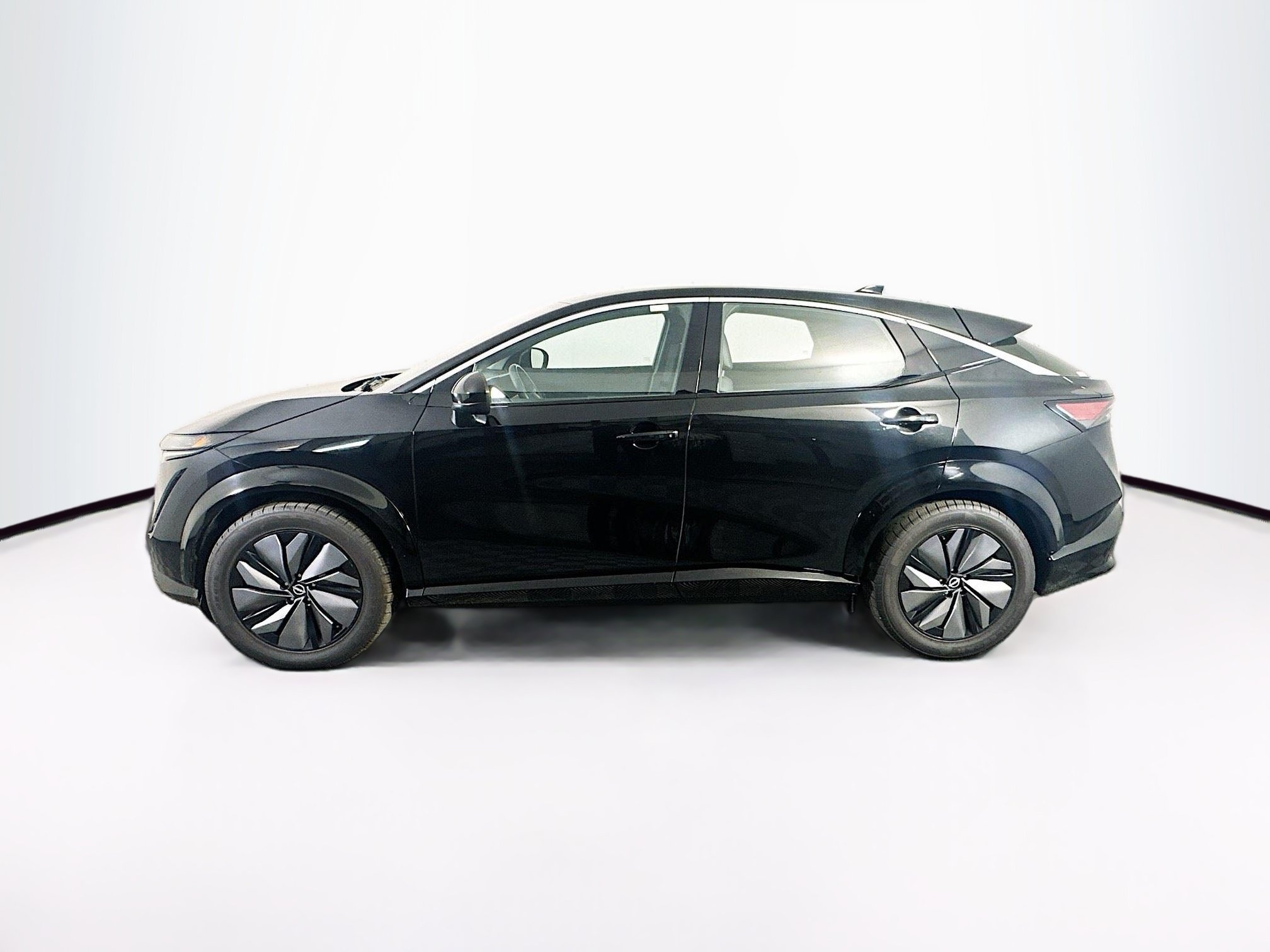 Used 2023 Nissan Ariya FWD image 4