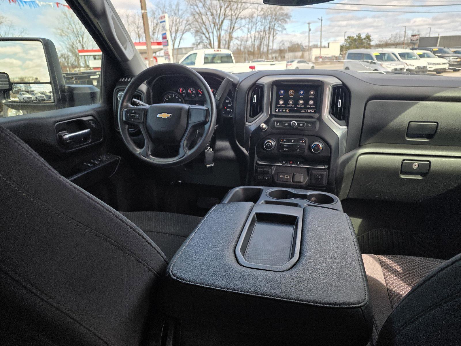 Used 2022 Chevrolet Silverado 2500 Custom w/ Custom Convenience Package image 3