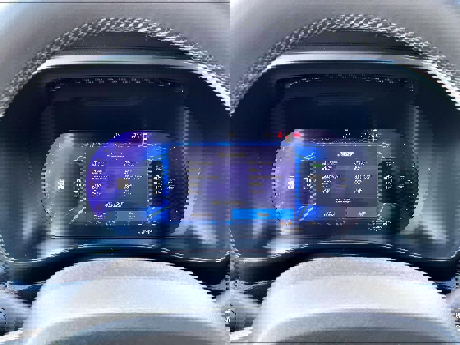 Used 2023 Volvo C40 P8 Recharge Ultimate AWD/4WD image 22