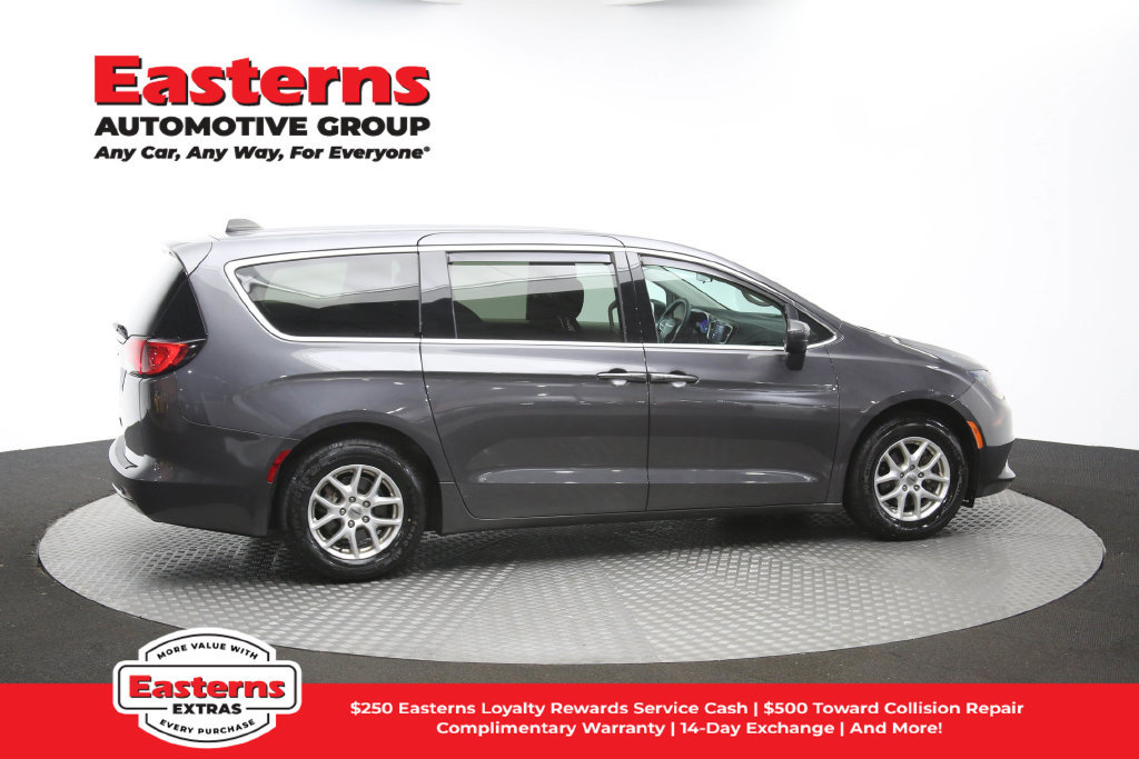Used 2022 Chrysler Voyager LX FWD image 44