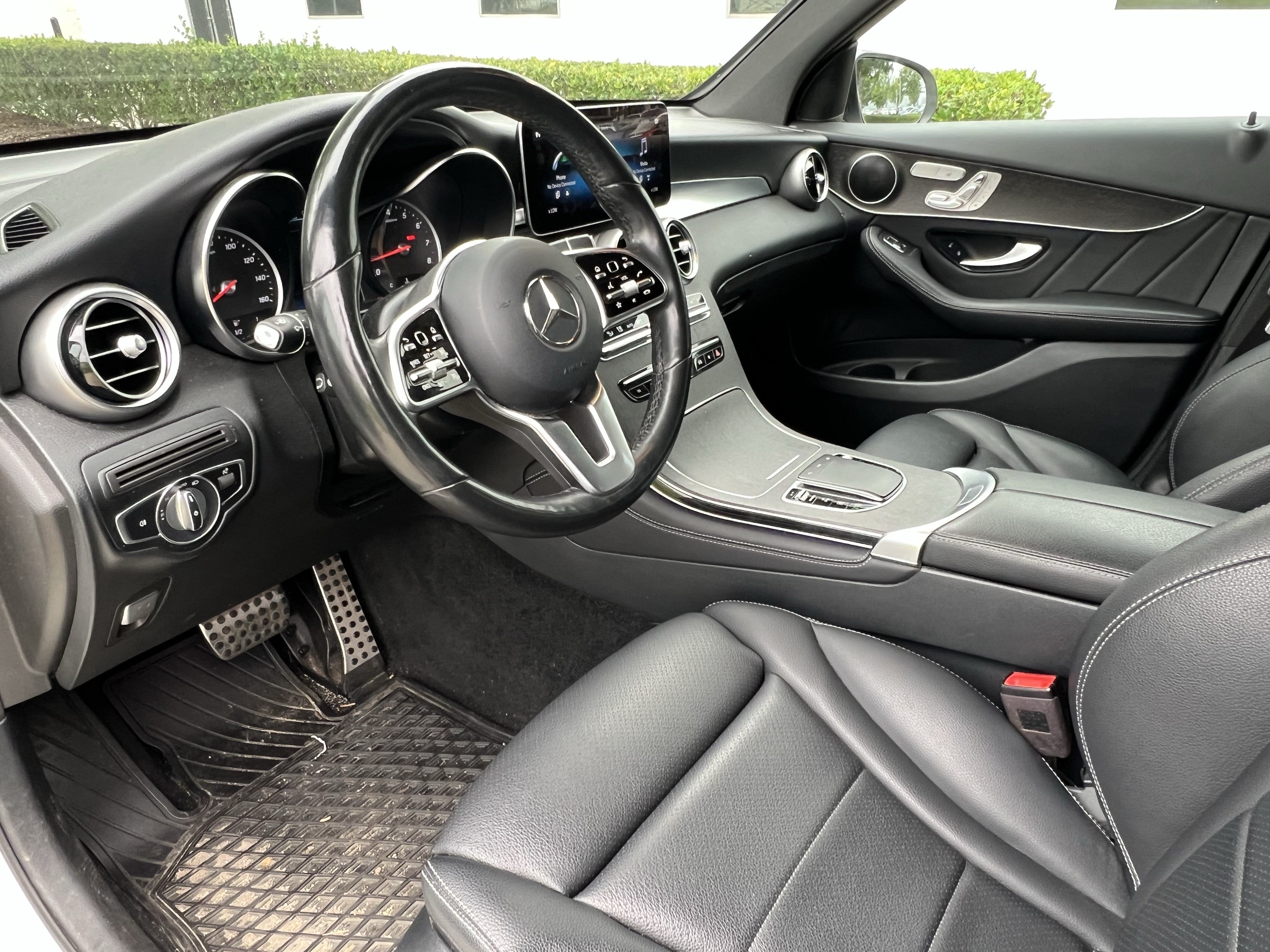 Used 2020 Mercedes-Benz GLC 300 4MATIC w/ AMG Line image 17