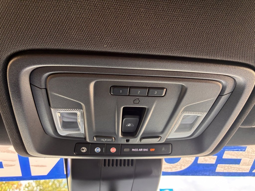 Used 2023 Chevrolet Silverado 1500 High Country w/ Technology Package image 34