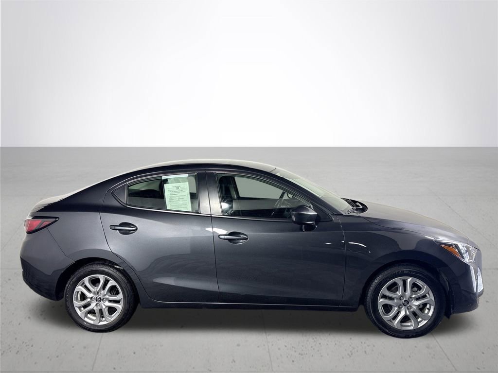 Used 2017 Toyota Yaris iA image 5