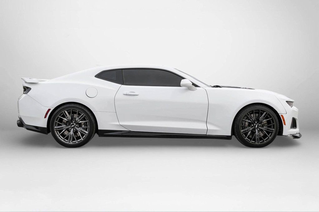Used 2018 Chevrolet Camaro ZL1 image 5