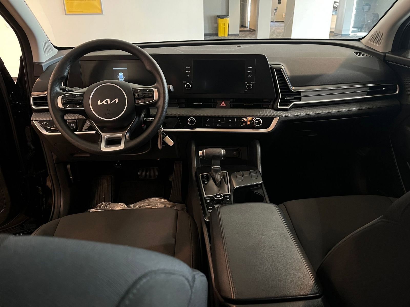 Used 2025 Kia Sportage LX image 33