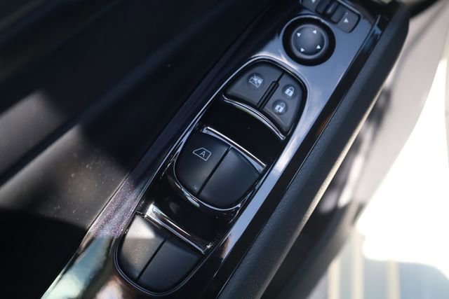 Used 2025 Nissan Altima 2.5 SR FWD image 11