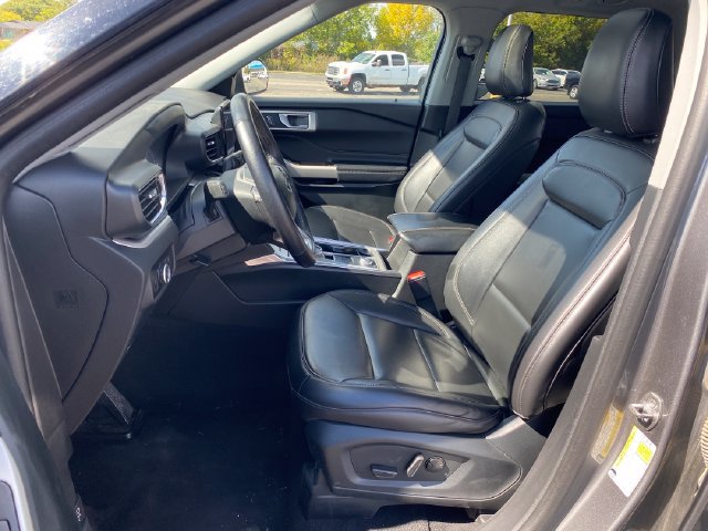 Used 2023 Ford Explorer XLT AWD/4WD image 17
