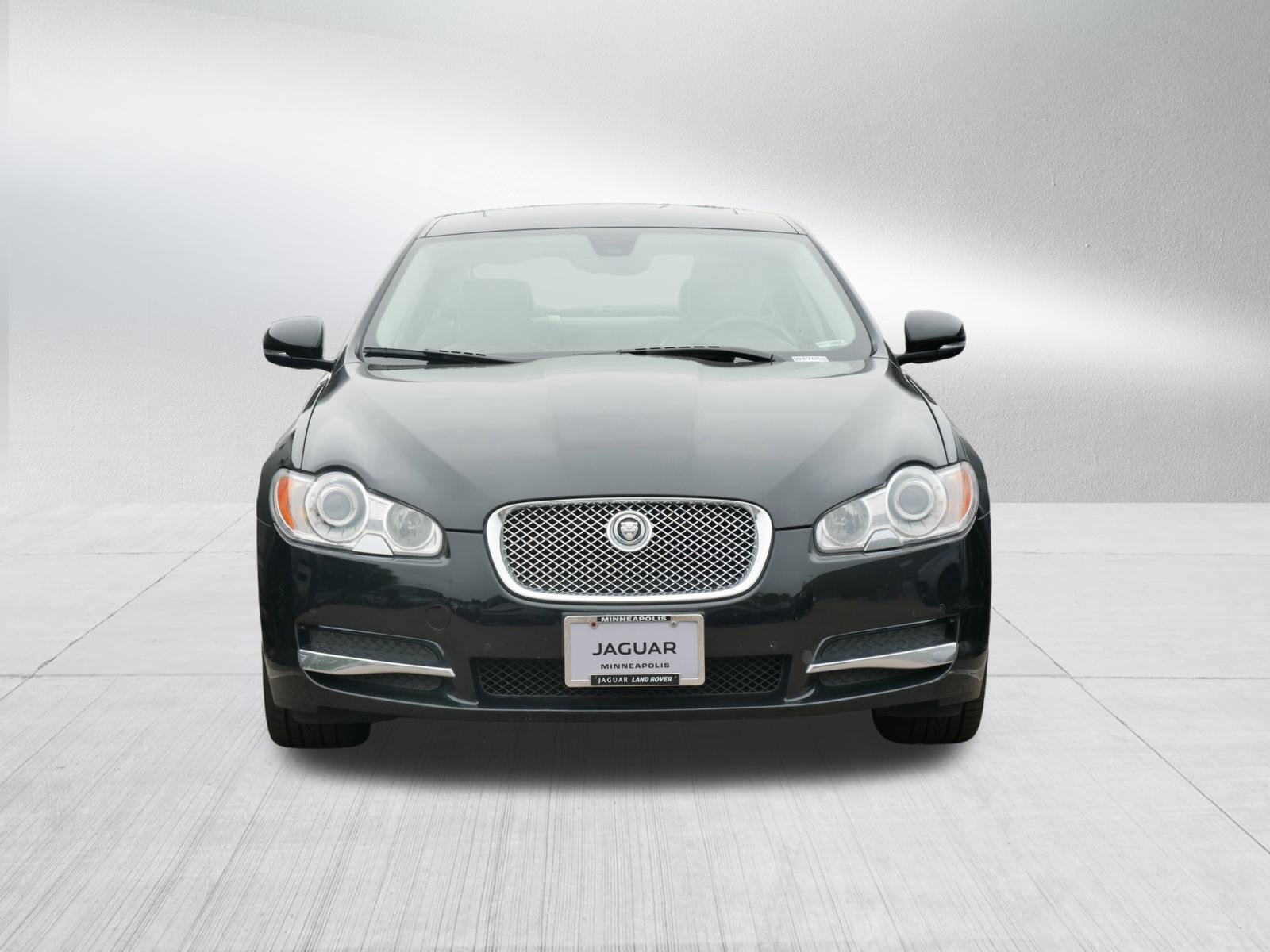 Used 2011 Jaguar XF Premium image 2