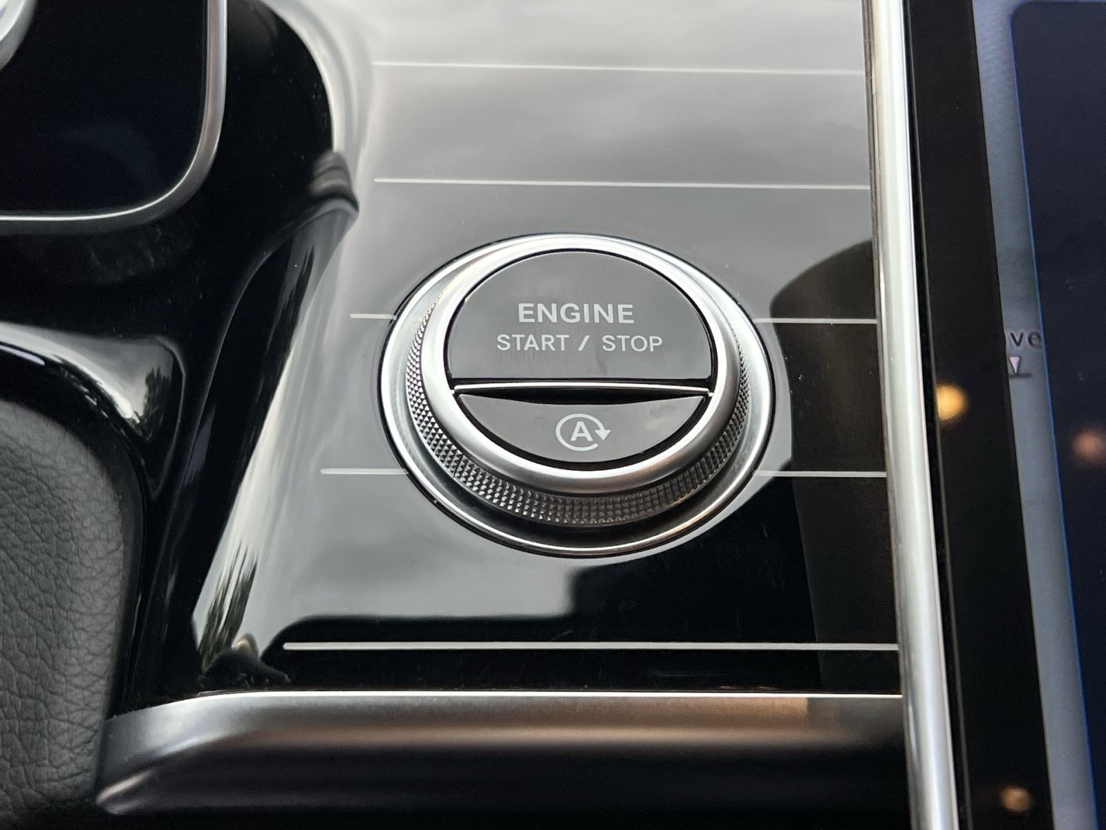 Used 2022 Mercedes-Benz S 580 4MATIC Sedan w/ AMG Line Package image 39
