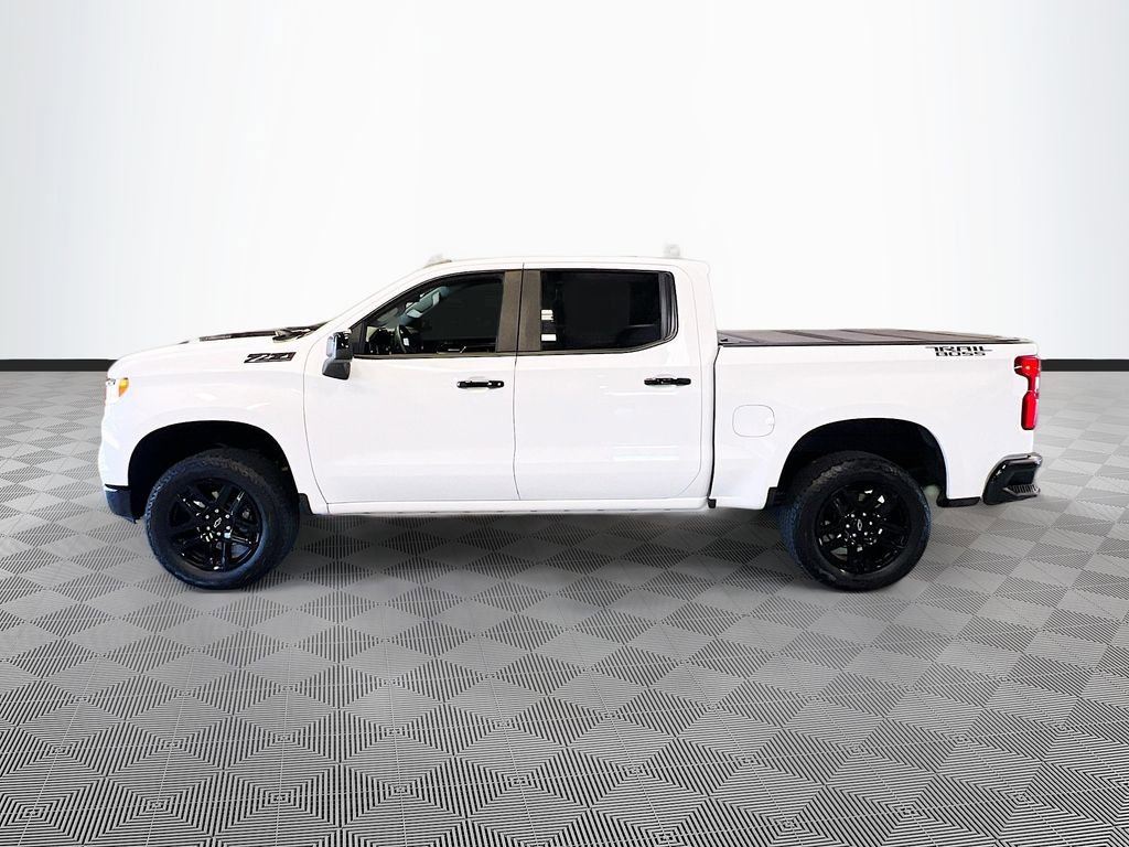 Used 2025 Chevrolet Silverado 1500 LT Trail Boss AWD/4WD image 4