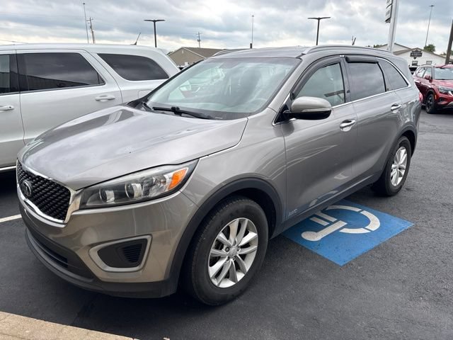 Used 2017 Kia Sorento AWD image 3
