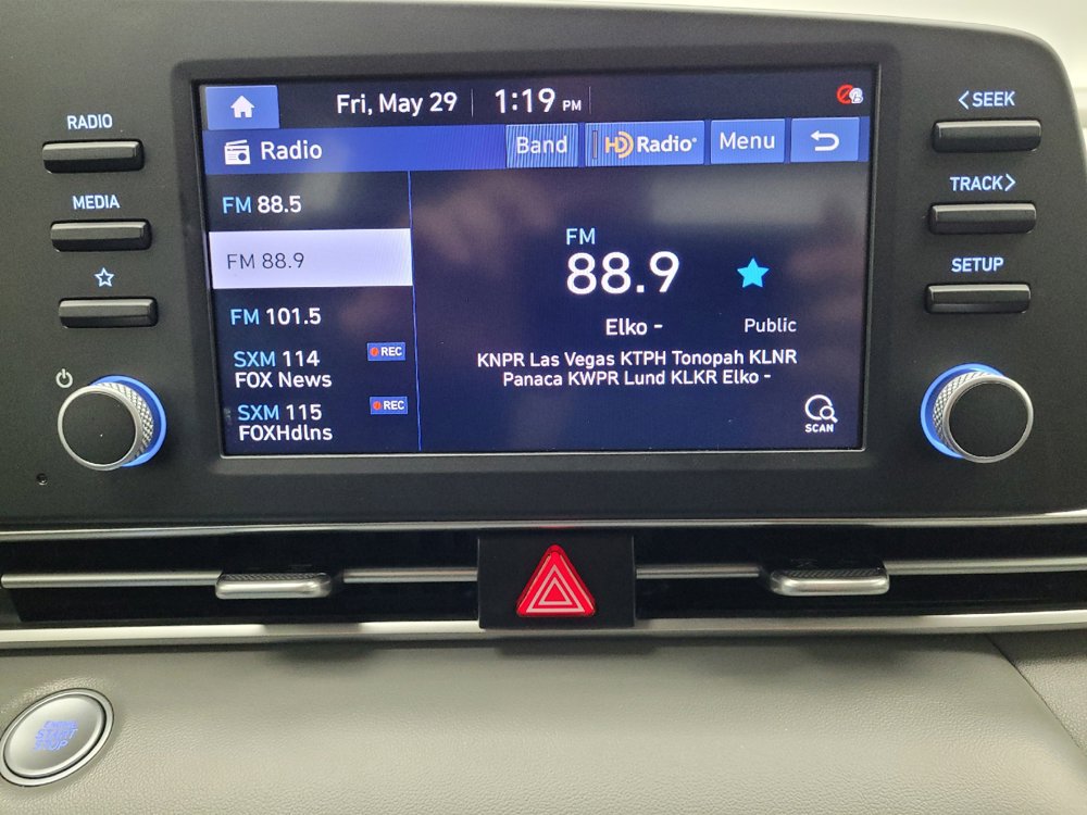 Used 2022 Hyundai Elantra SEL FWD image 25