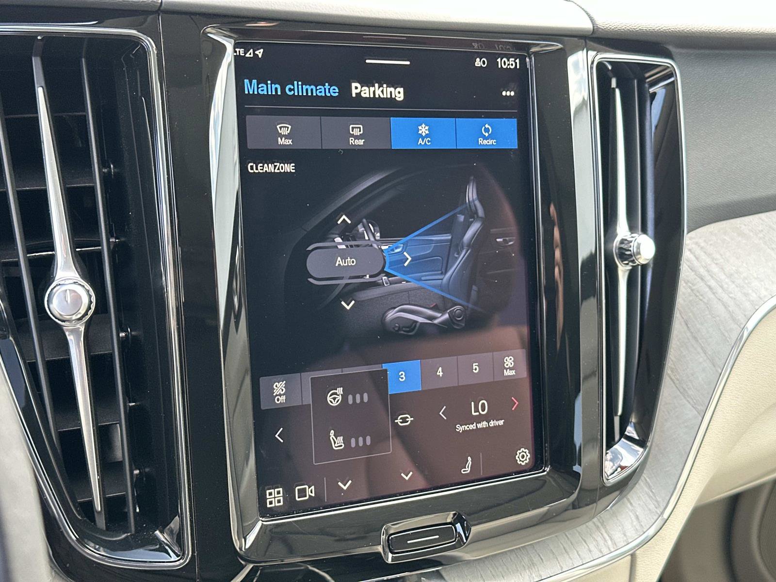 Certified 2025 Volvo XC60 T8 Plus w/ Protection Package Premier image 12