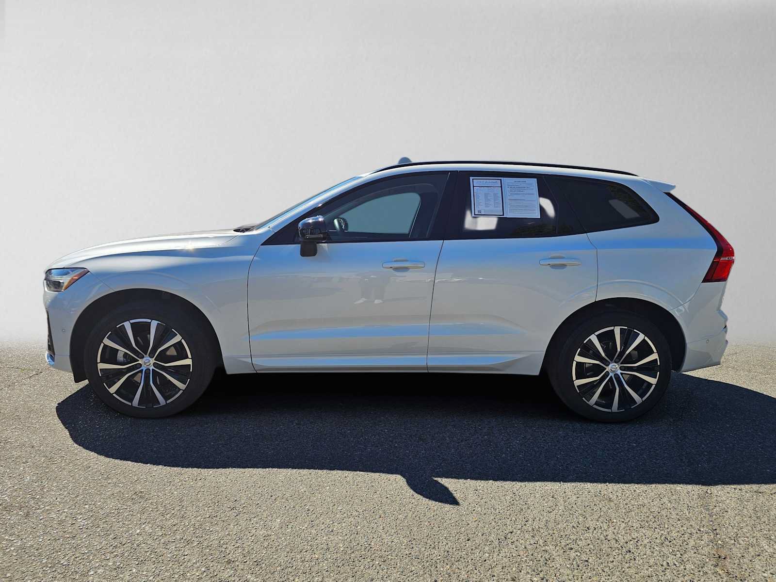 Used 2023 Volvo XC60 B5 Plus w/ Protection Package Premier AWD/4WD image 6