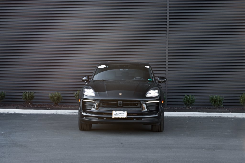Certified 2024 Porsche Macan image 10