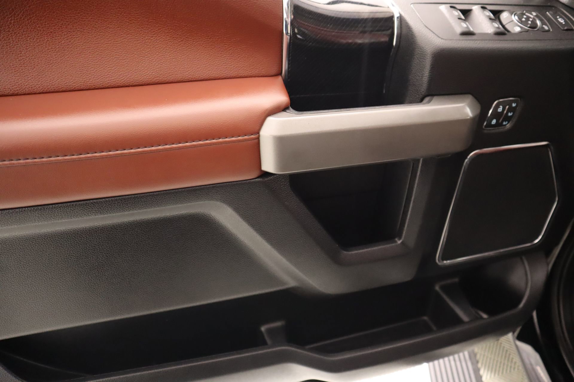 Used 2020 Ford F250 Platinum w/ FX4 Off-Road Package image 17