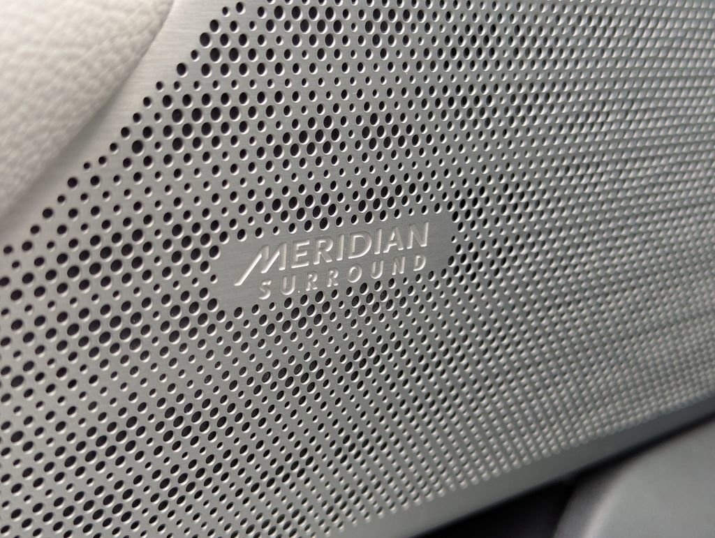 Used 2020 Land Rover Range Rover Velar R-Dynamic S image 12