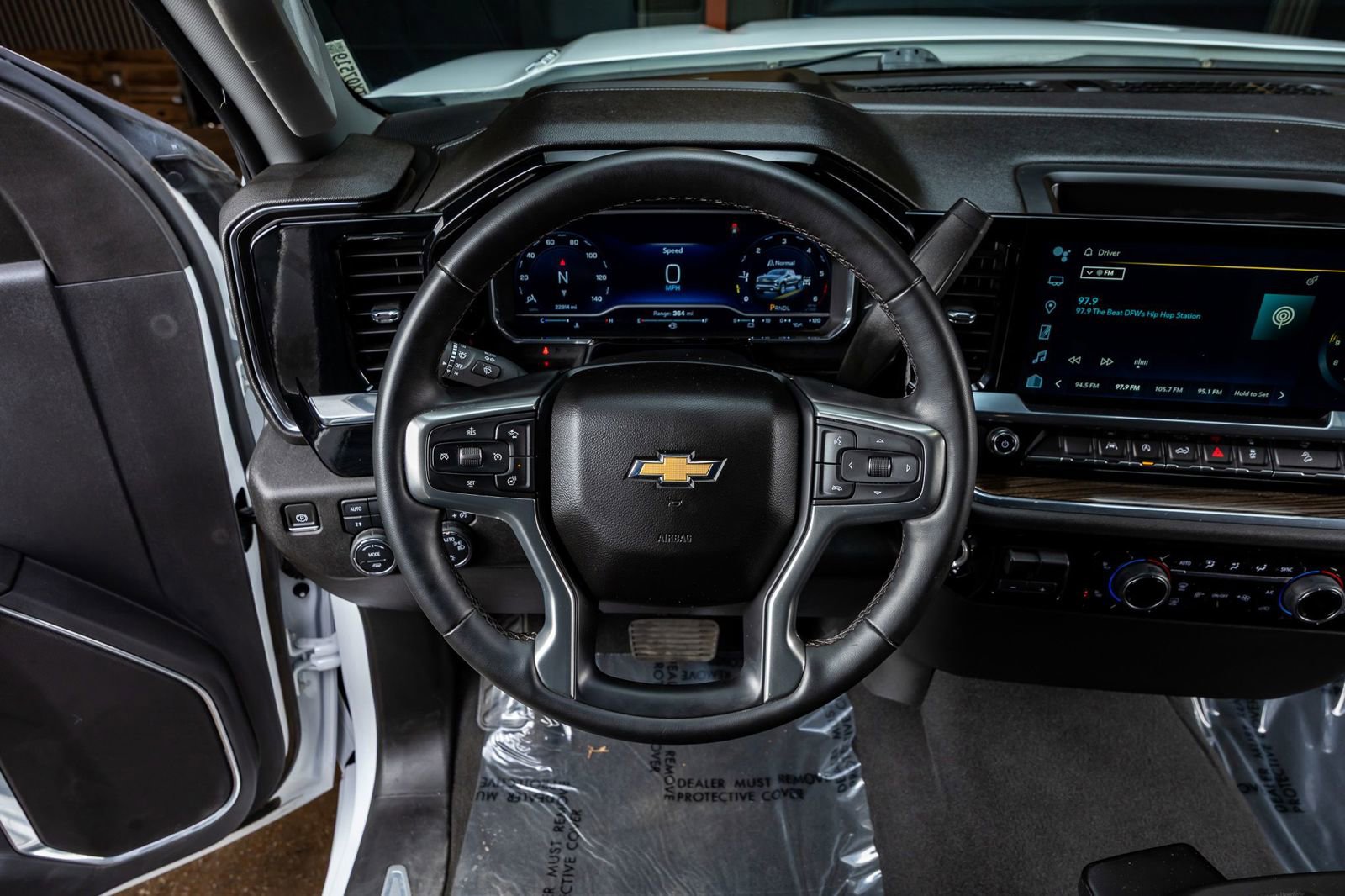 Used 2023 Chevrolet Silverado 1500 LT w/ Z71 Off-Road Package image 18