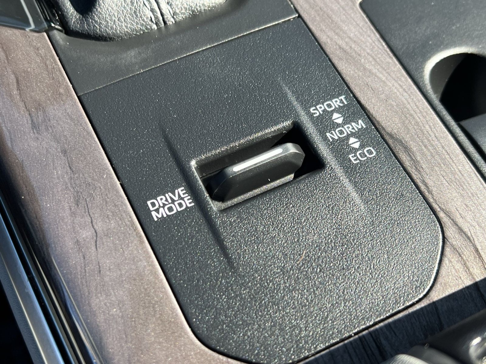 Used 2023 Toyota Highlander Limited AWD/4WD image 42