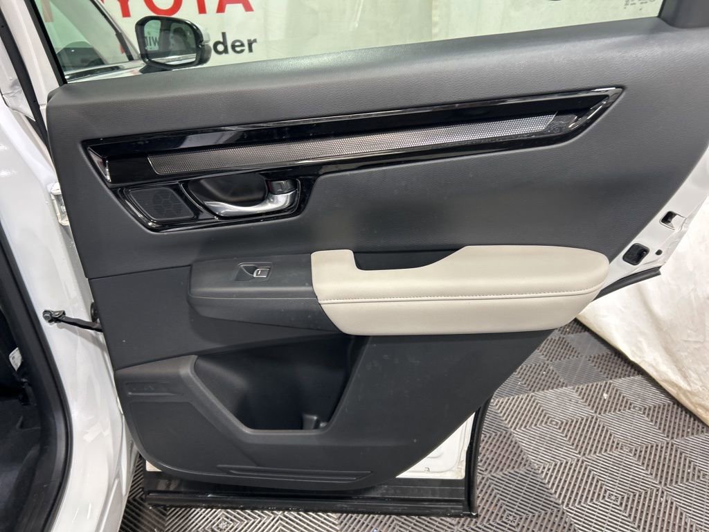 Used 2025 Honda CR-V EX-L image 12