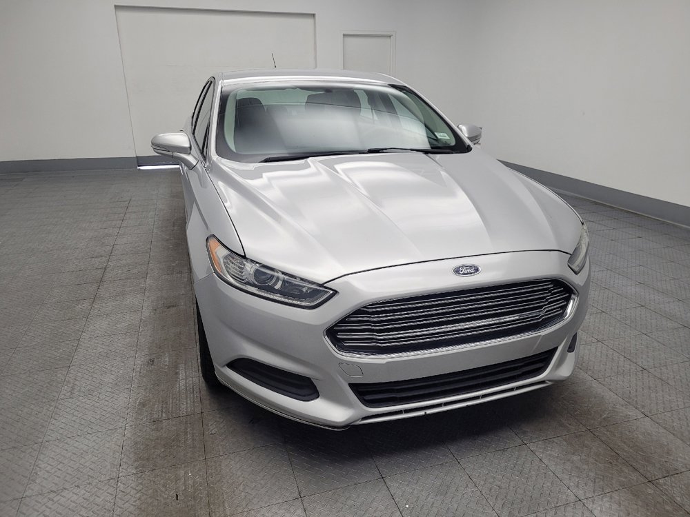 Used 2016 Ford Fusion SE w/ SE Cold Weather Package FWD image 14
