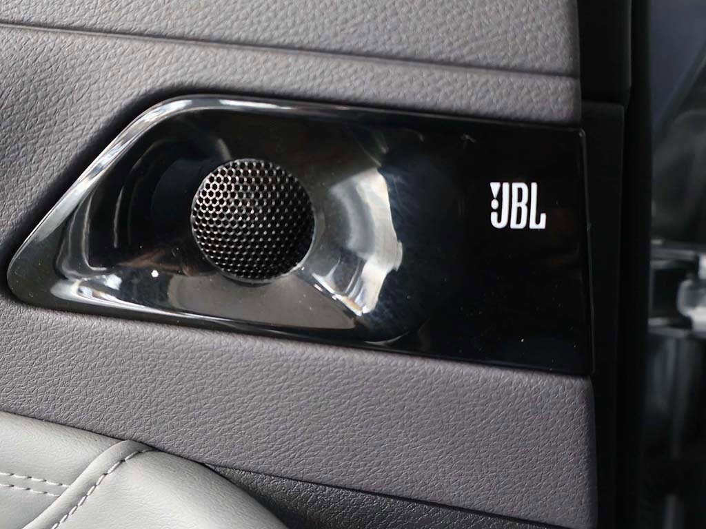 Used 2019 Toyota Avalon Limited image 55