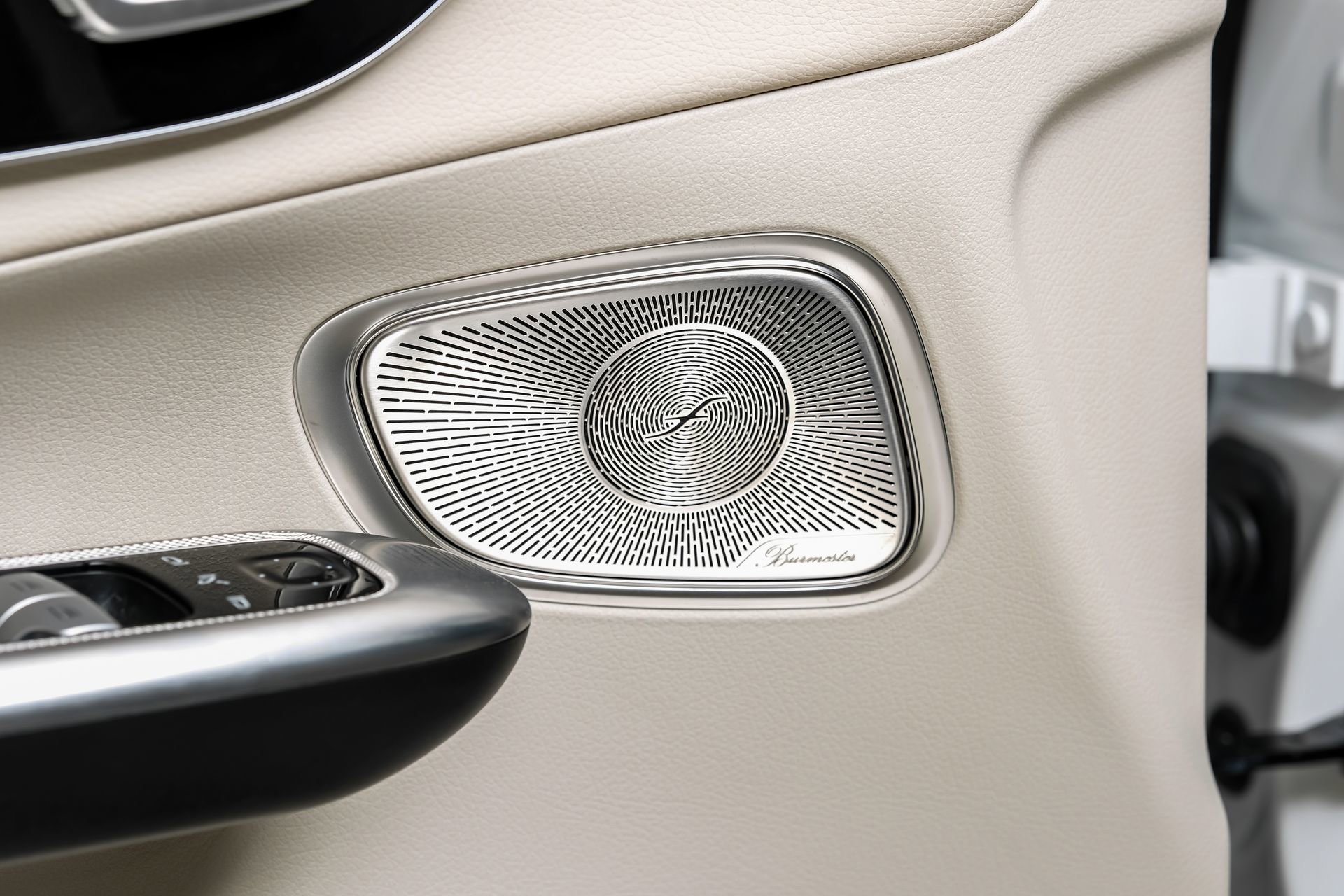 Used 2024 Mercedes-Benz GLC 300 image 41