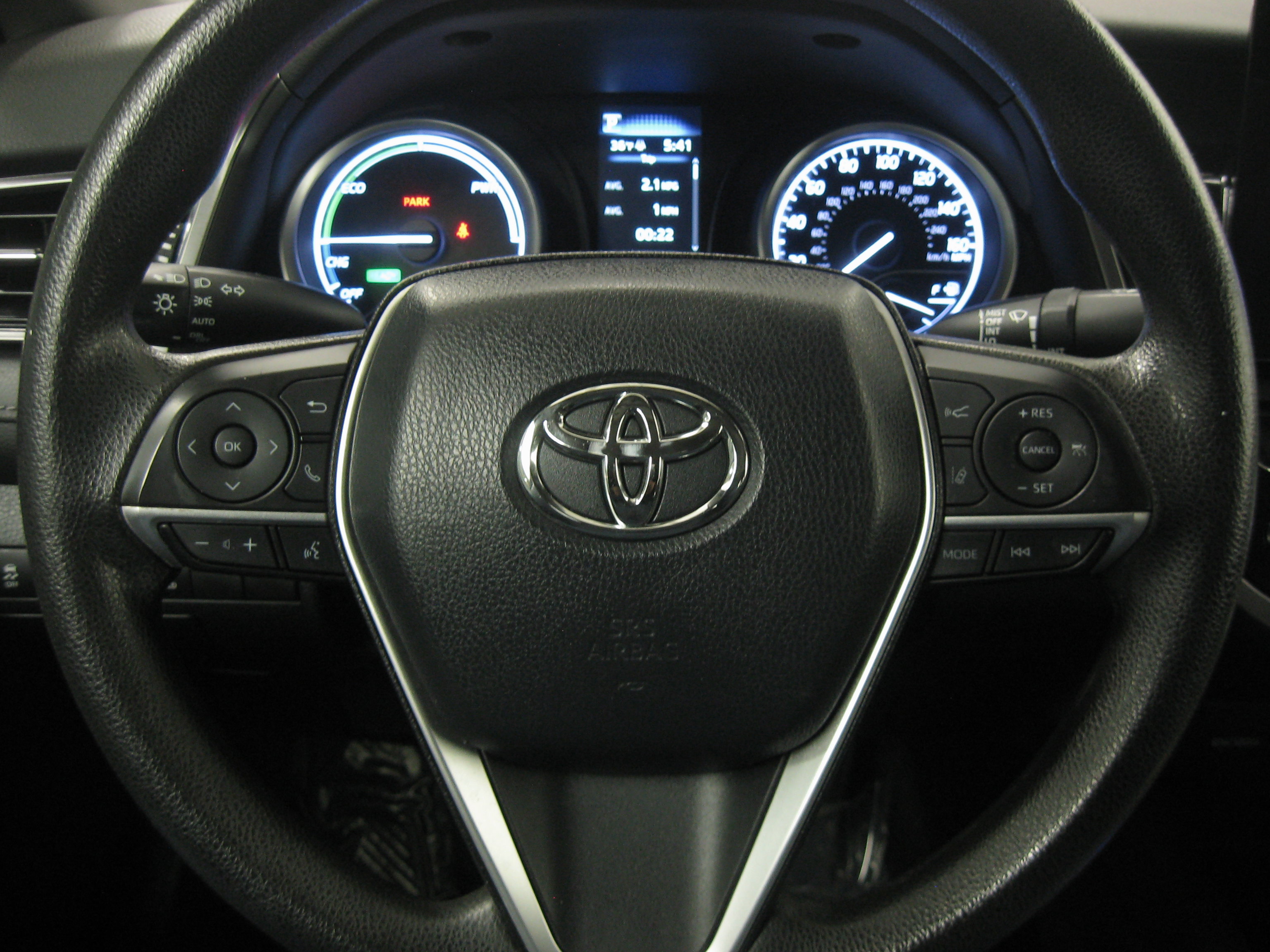 Used 2021 Toyota Camry LE image 13