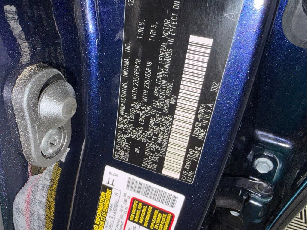Used 2024 Toyota Highlander XLE FWD image 32