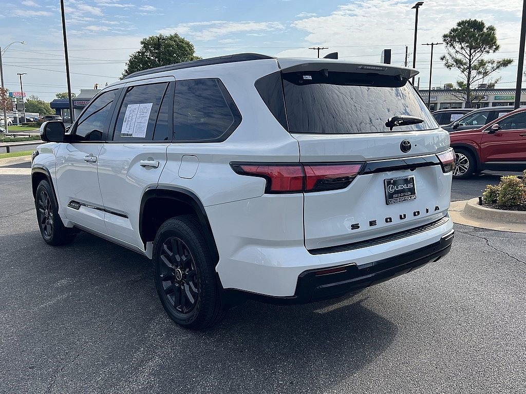 Used 2024 Toyota Sequoia Platinum image 5