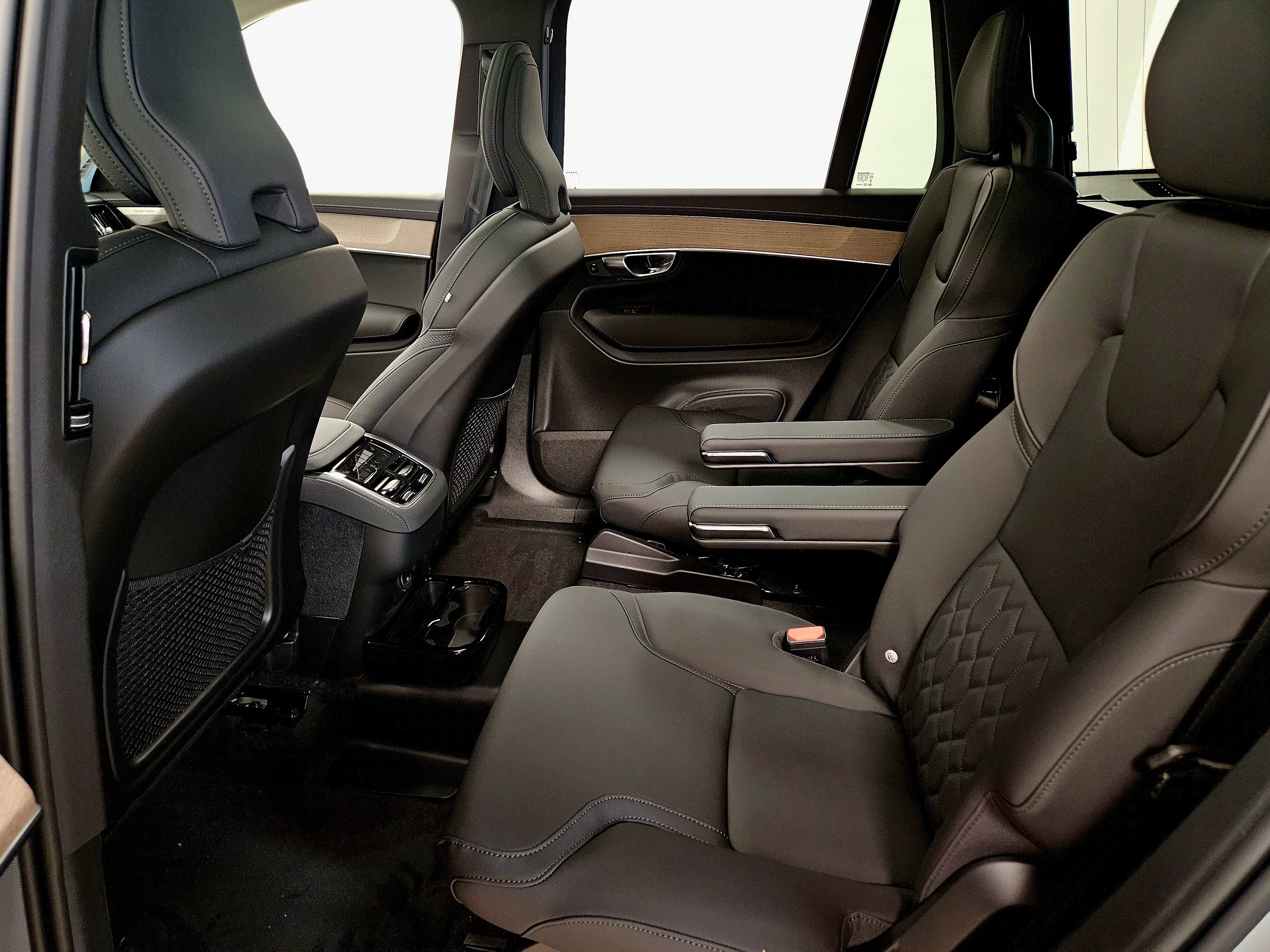 New 2026 Volvo XC90 B6 Plus image 12