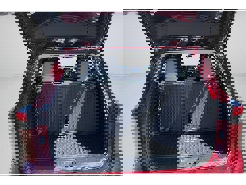 Used 2020 Toyota Highlander XLE image 23