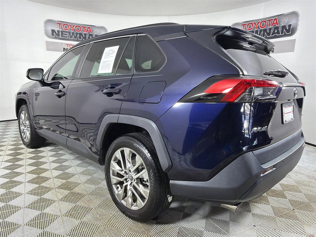Used 2020 Toyota RAV4 XLE Premium image 6