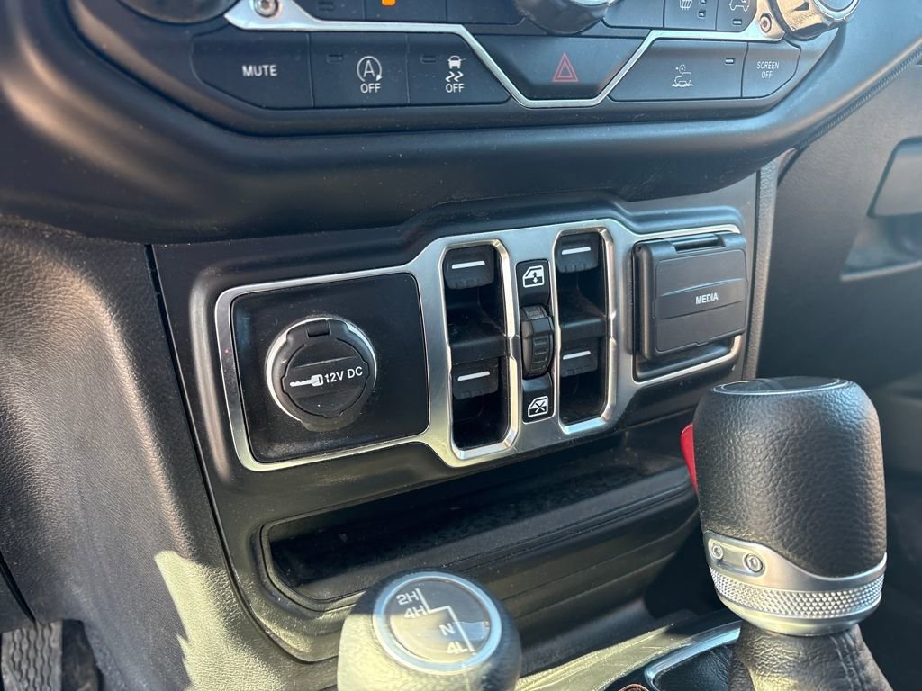 Used 2022 Jeep Gladiator Sport image 15