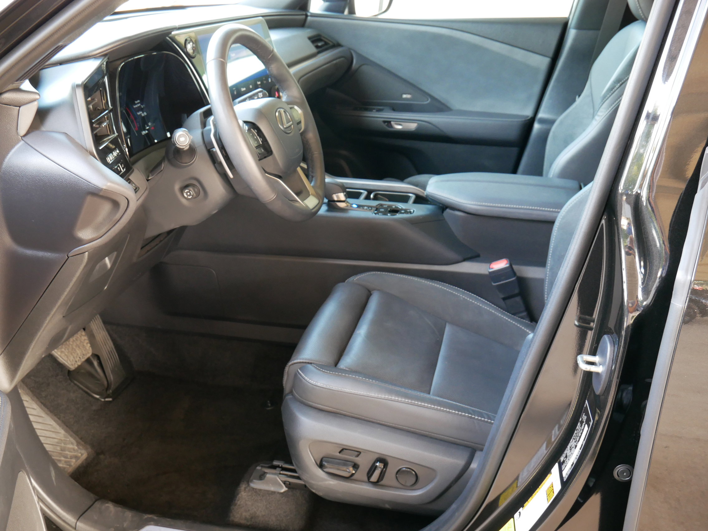 Used 2024 Lexus TX 350 AWD image 4