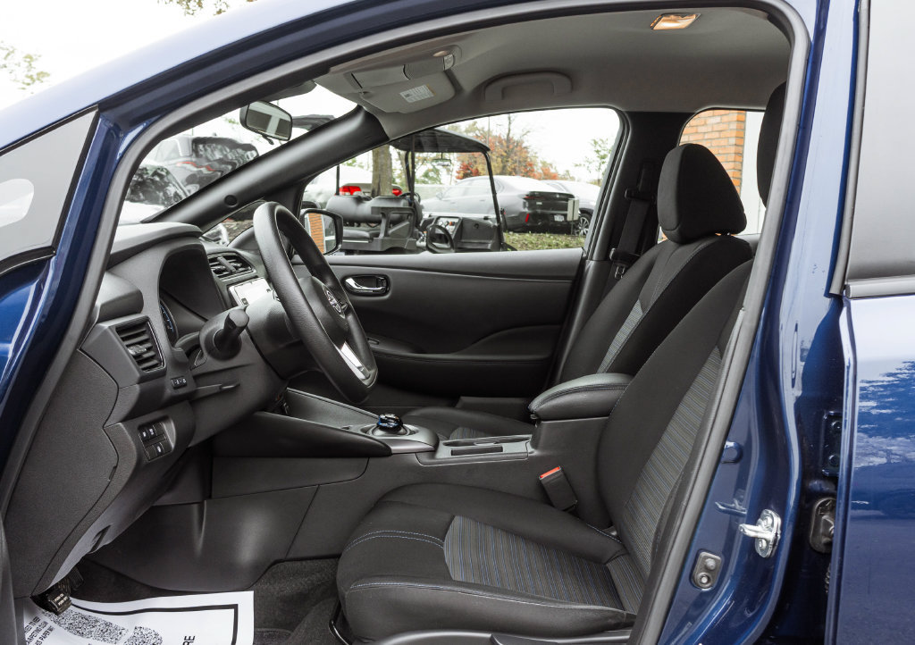 Used 2025 Nissan Leaf S FWD image 23