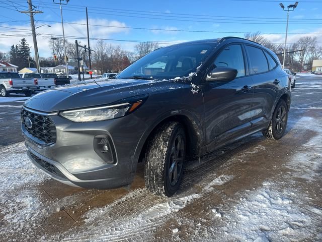 Used 2024 Ford Escape ST-Line Select w/ Tech Pack #1 image 6